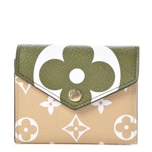 Louis Vuitton Monogram Giant Zoe Wallet Khaki M67640