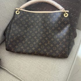 Louis Vuitton Artsy MM Monogram Canvas M44869 photo review