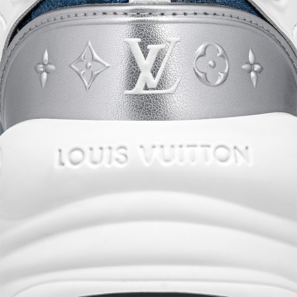 Louis Vuitton LV Run 55 Sneaker Monogram denim Blue 1ABHQR