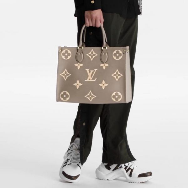 Louis Vuitton OnTheGo MM M45494 Dove Cream