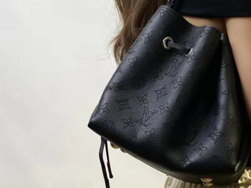 Louis Vuitton M57070 Bella Black photo review