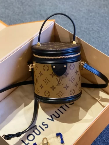 Louis Vuitton M43986 Cannes photo review