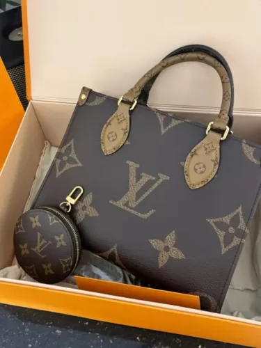 Louis Vuitton M46373 OnTheGo PM photo review