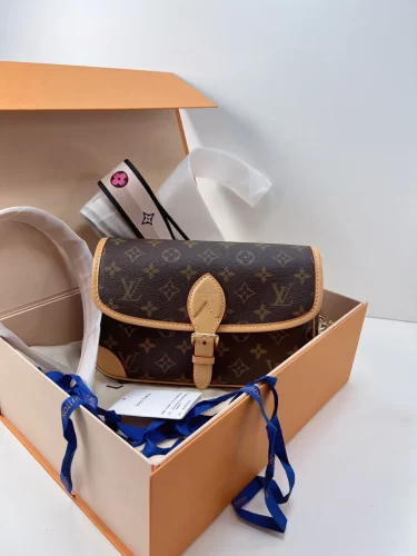 Louis Vuitton M45985 Diane Black photo review